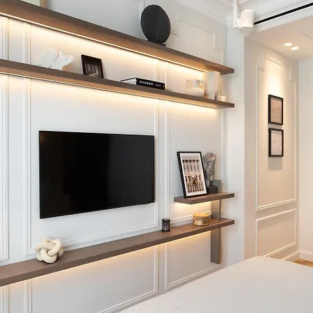 Thelander - Serviced In Champs Elysees Apartment