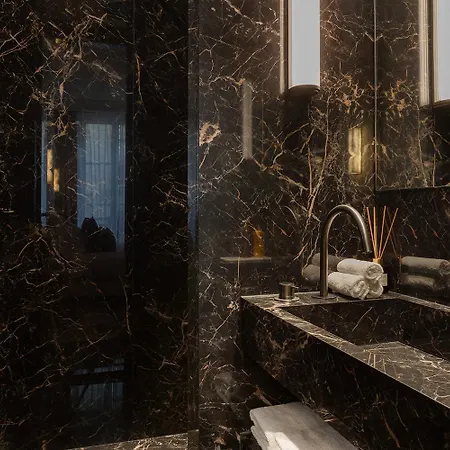 Thelander - Serviced In Champs Elysees Apartment *