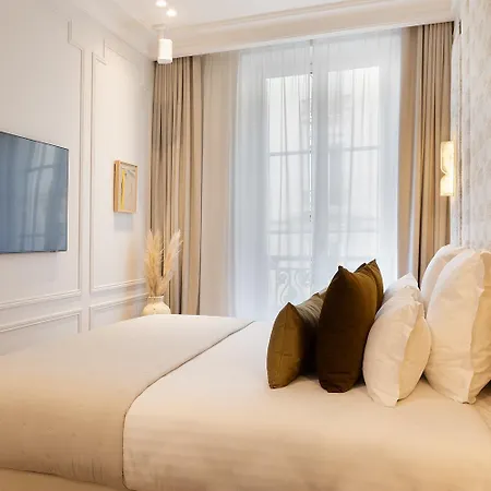 Thelander - Serviced In Champs Elysees